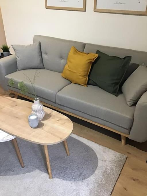 στην Apartment